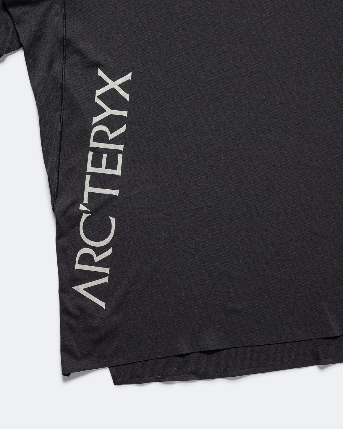 Arc'Teryx - Mens Norvan Downword Logo SS - Black - Up There Athletics
