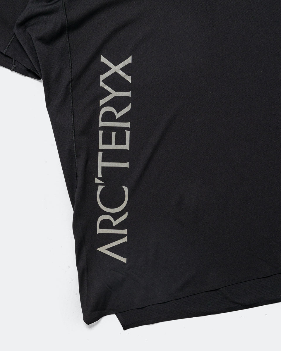 Arc'Teryx - Mens Norvan Downword Logo SS - Black | Up There Athletics