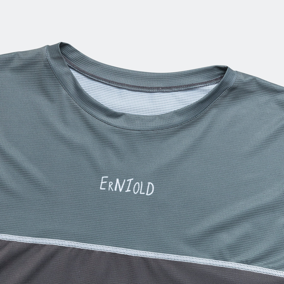 Erniold - Mens Run Tee - Coal - Up There Athletics