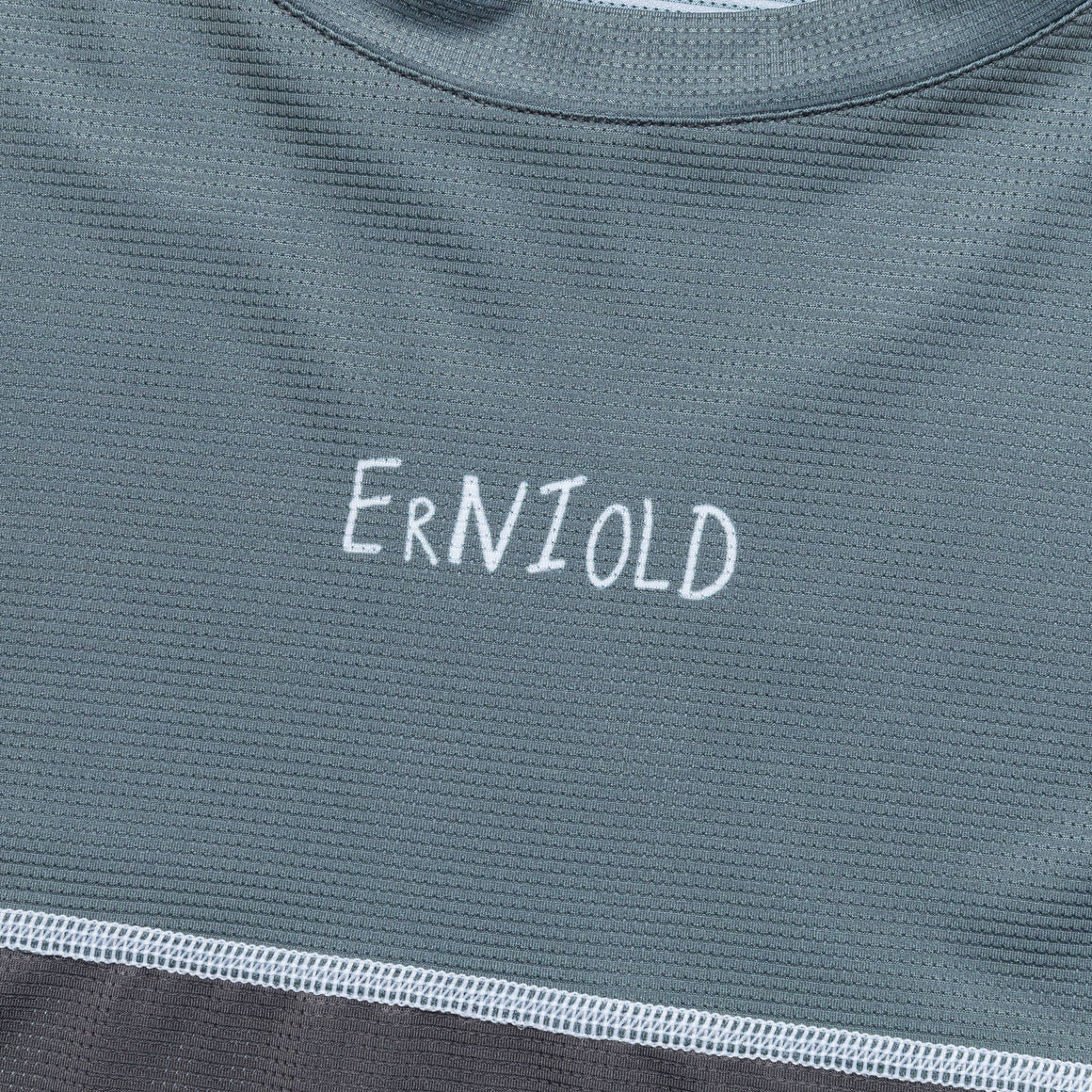 Erniold - Mens Run Tee - Coal - Up There Athletics