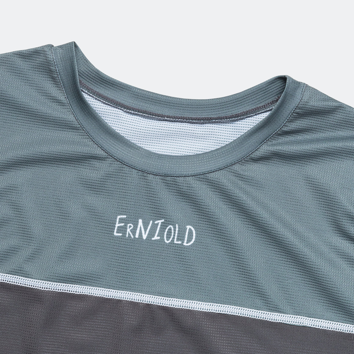 Erniold - Womens Run Tee - Coal - Up There Athletics
