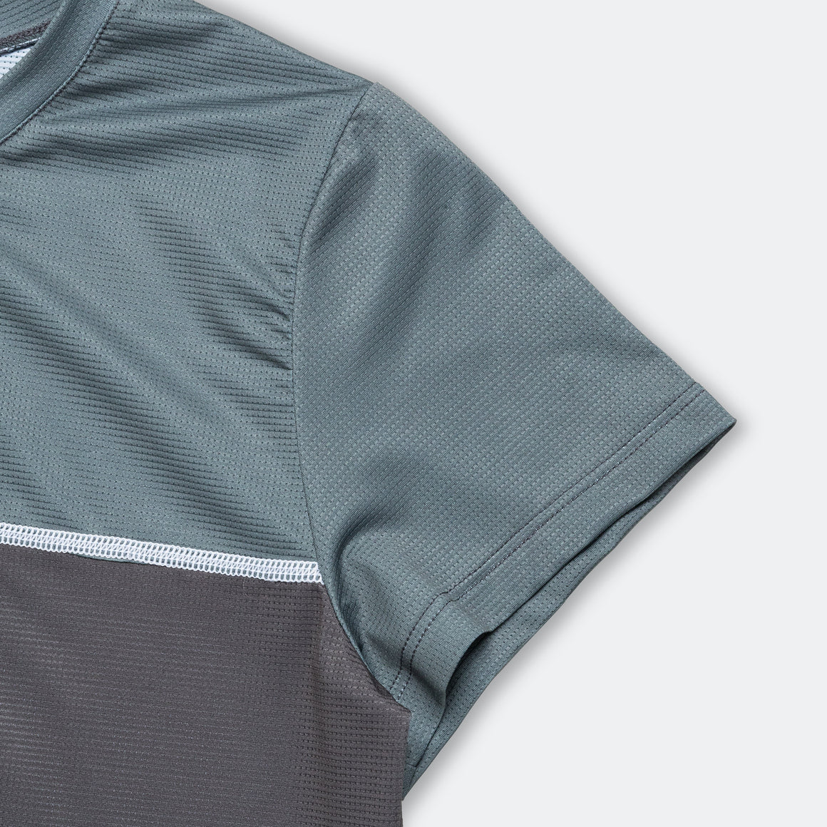 Erniold - Womens Run Tee - Coal - Up There Athletics