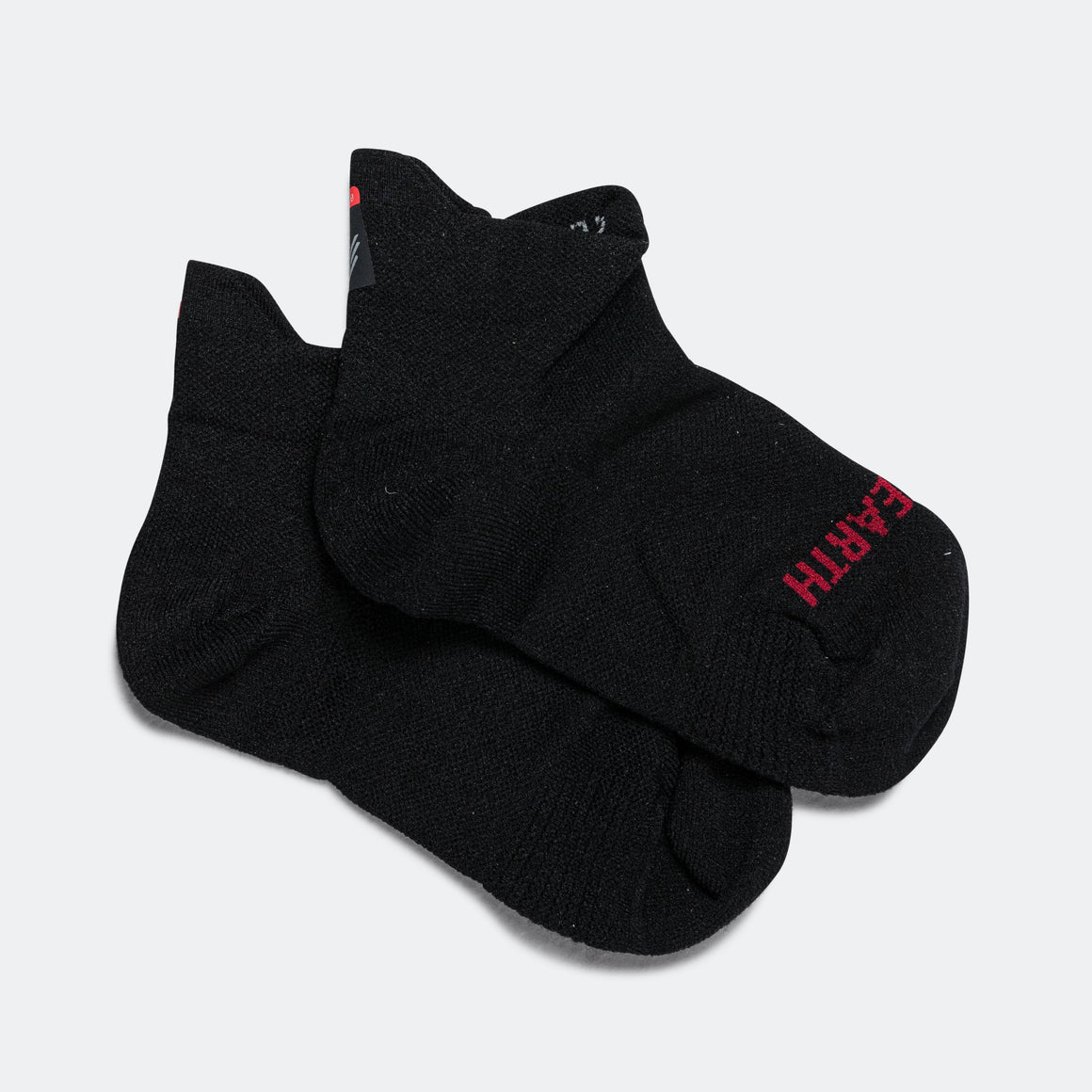 Near Earth - The Race Day Sock Quarter - Black - Up There Athletics