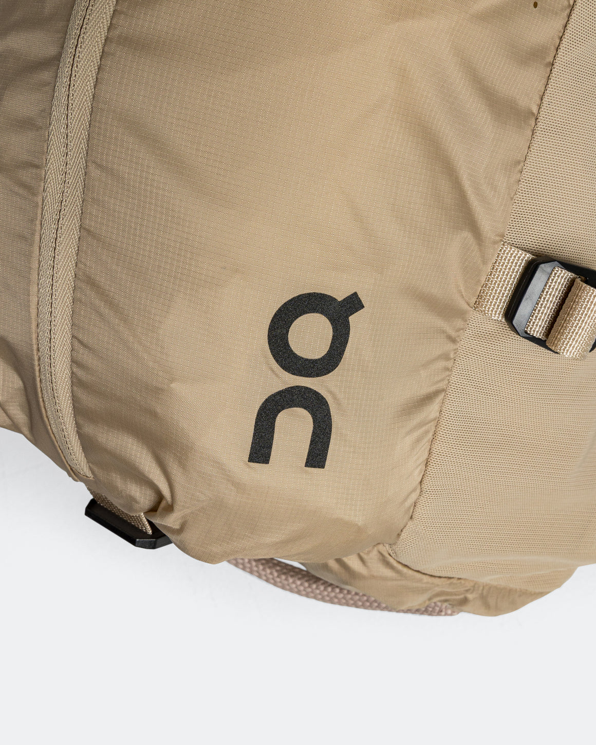 On Running - Speed Pack 18L Lite - Sand - Up There Athletics
