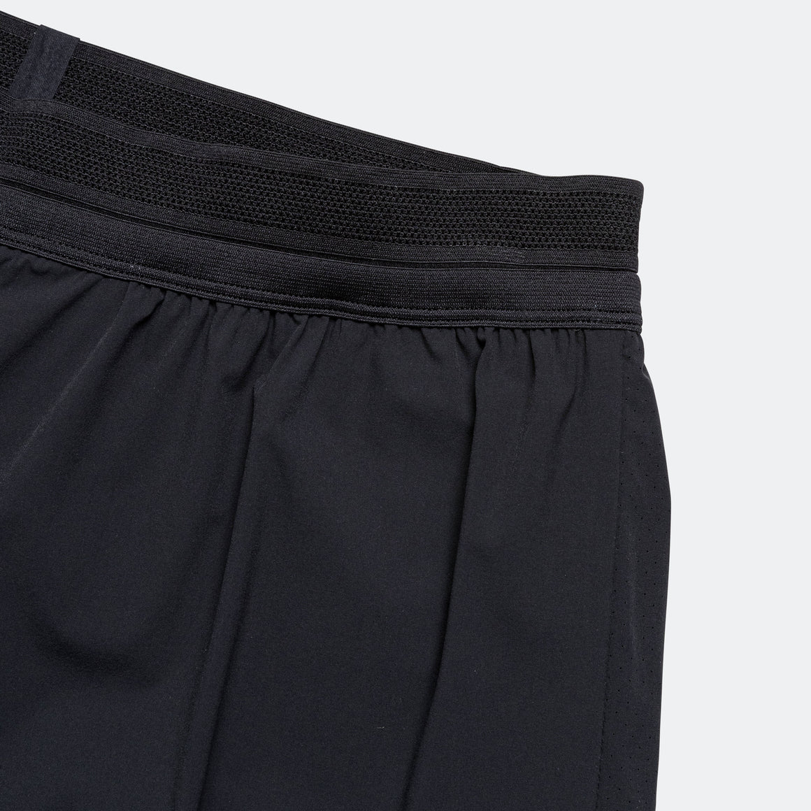 On Running - Womens 5" Performance Woven Shorts - Black - Up There Athletics