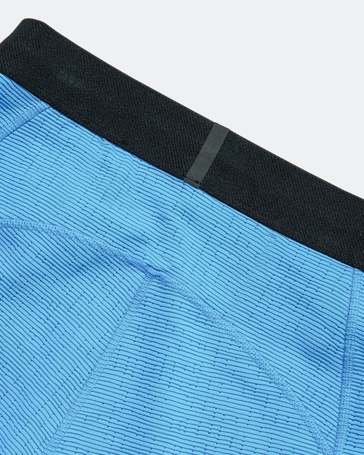 On Running - Womens Pace Tights Short - Malibu - Up There Athletics