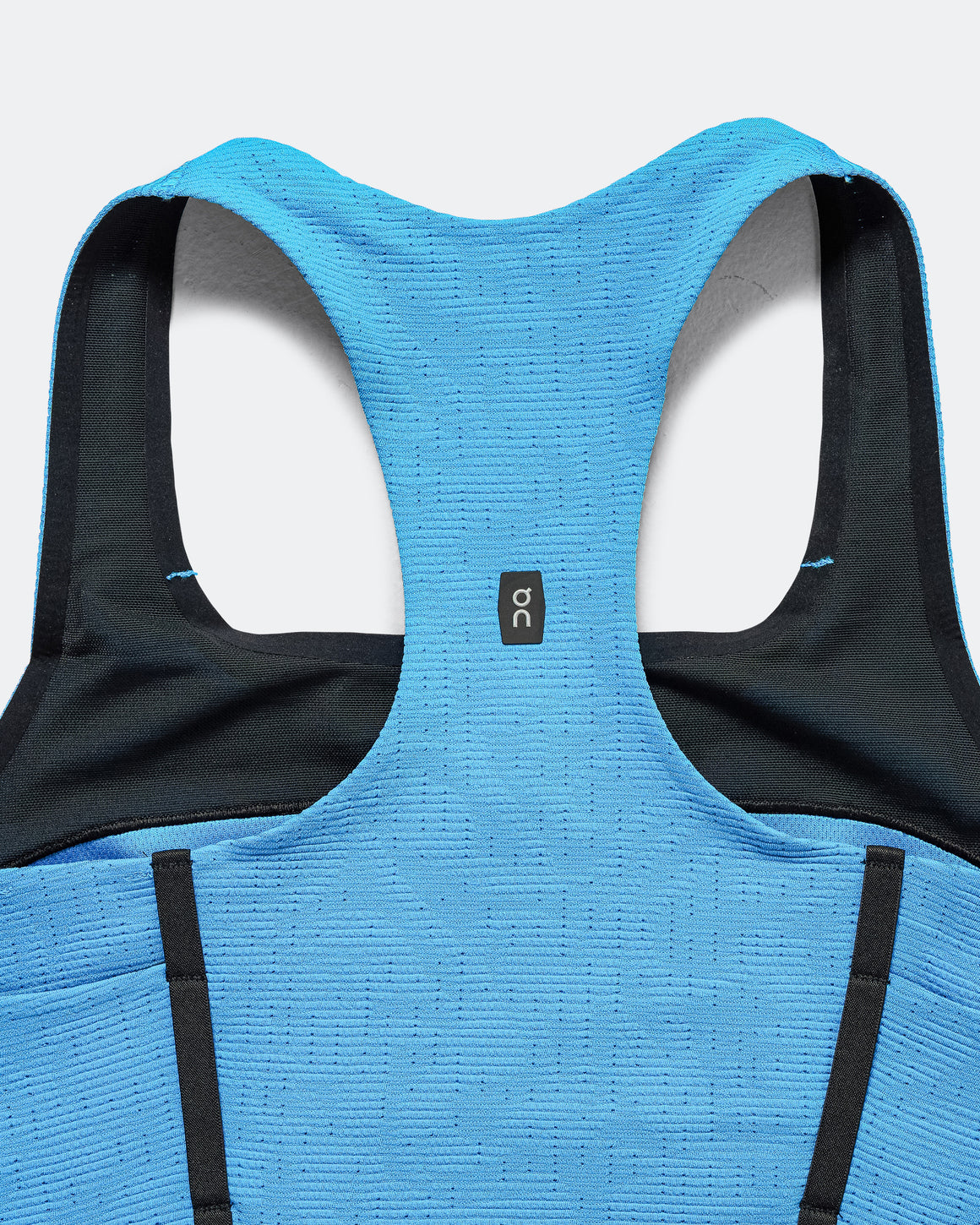 On Running - Womens Pace Pocket Bra - Malibu - Up There Athletics