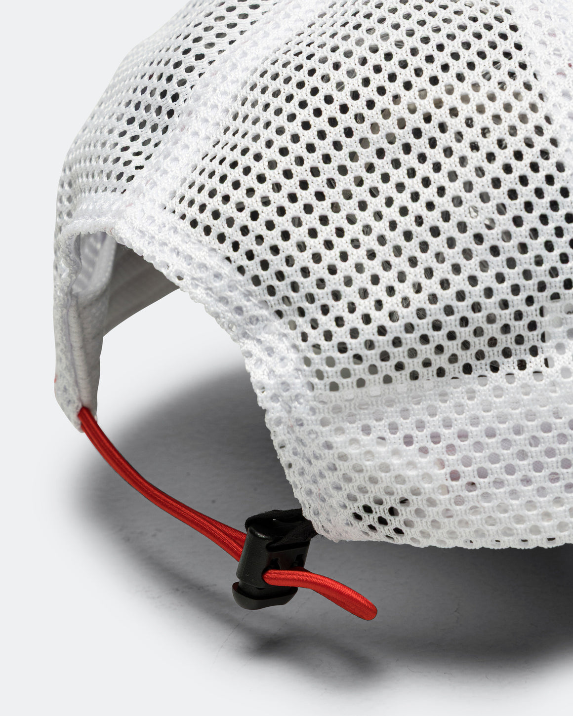 Alex Zono - Hey Im Running Over Here Trucker Hat - White - Up There Athletics