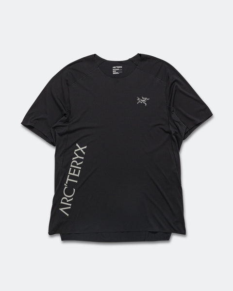 Arc'Teryx - Mens Norvan Downword Logo SS - Black | Up There Athletics