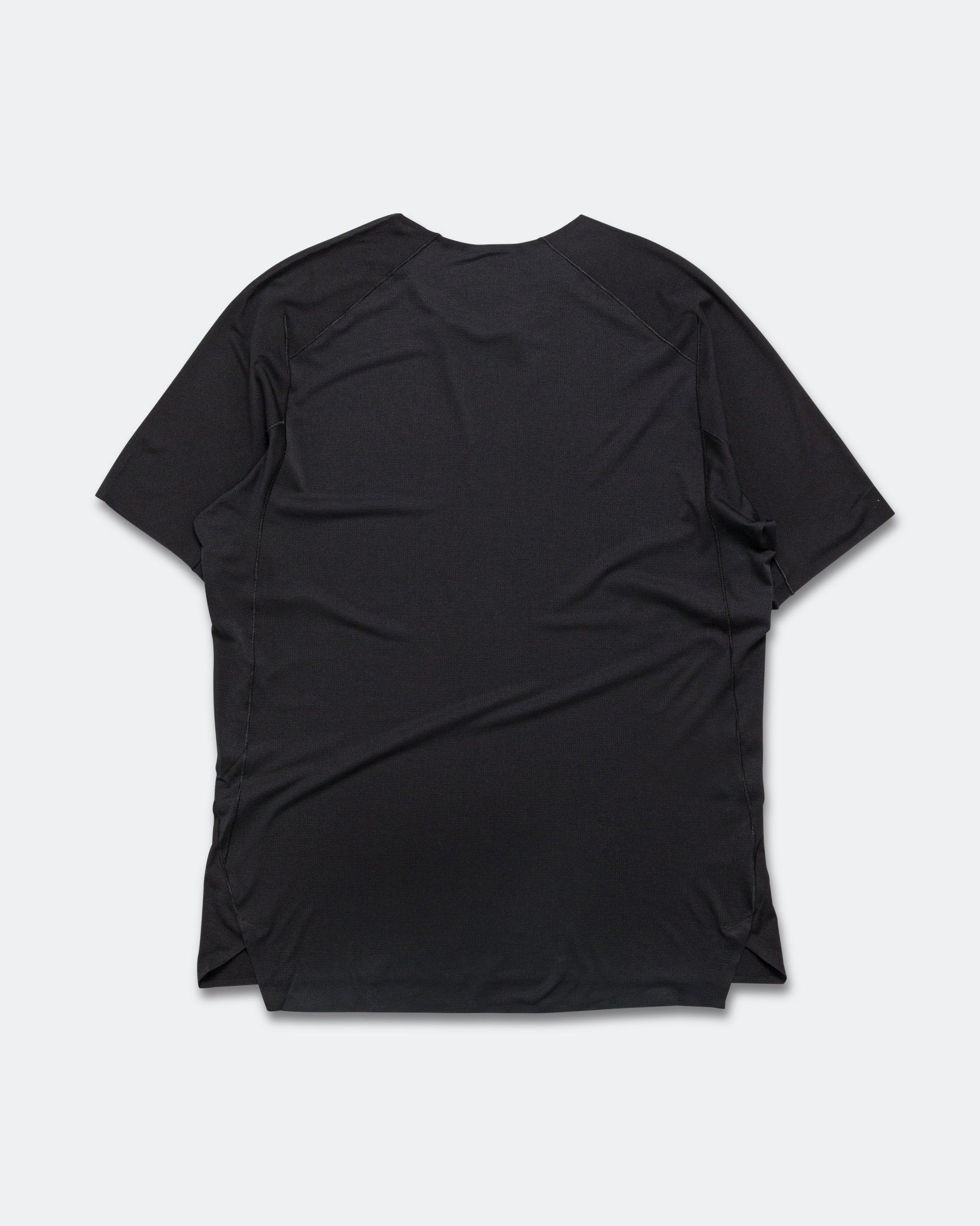 Arc'Teryx - Mens Norvan Downword Logo SS - Black | Up There Athletics