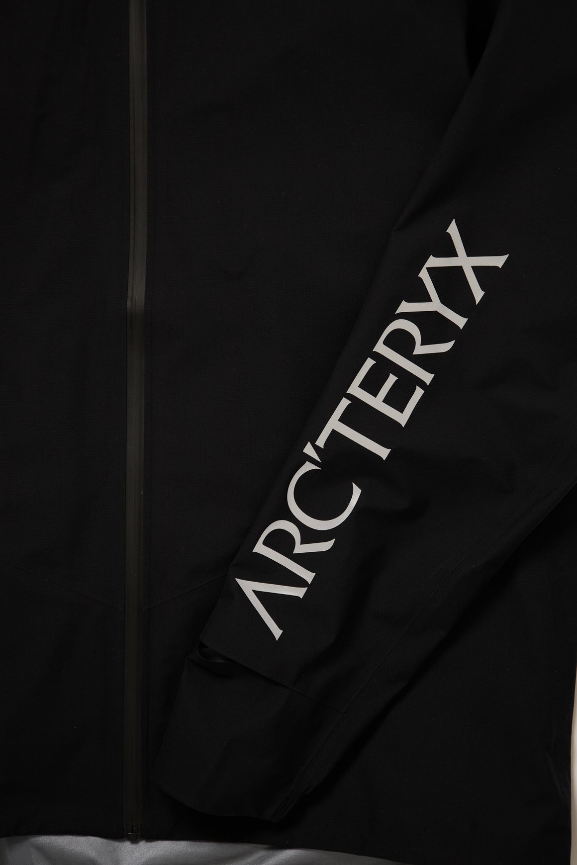 Arc'Teryx - Mens Norvan Jacket - Black - Up There Athletics