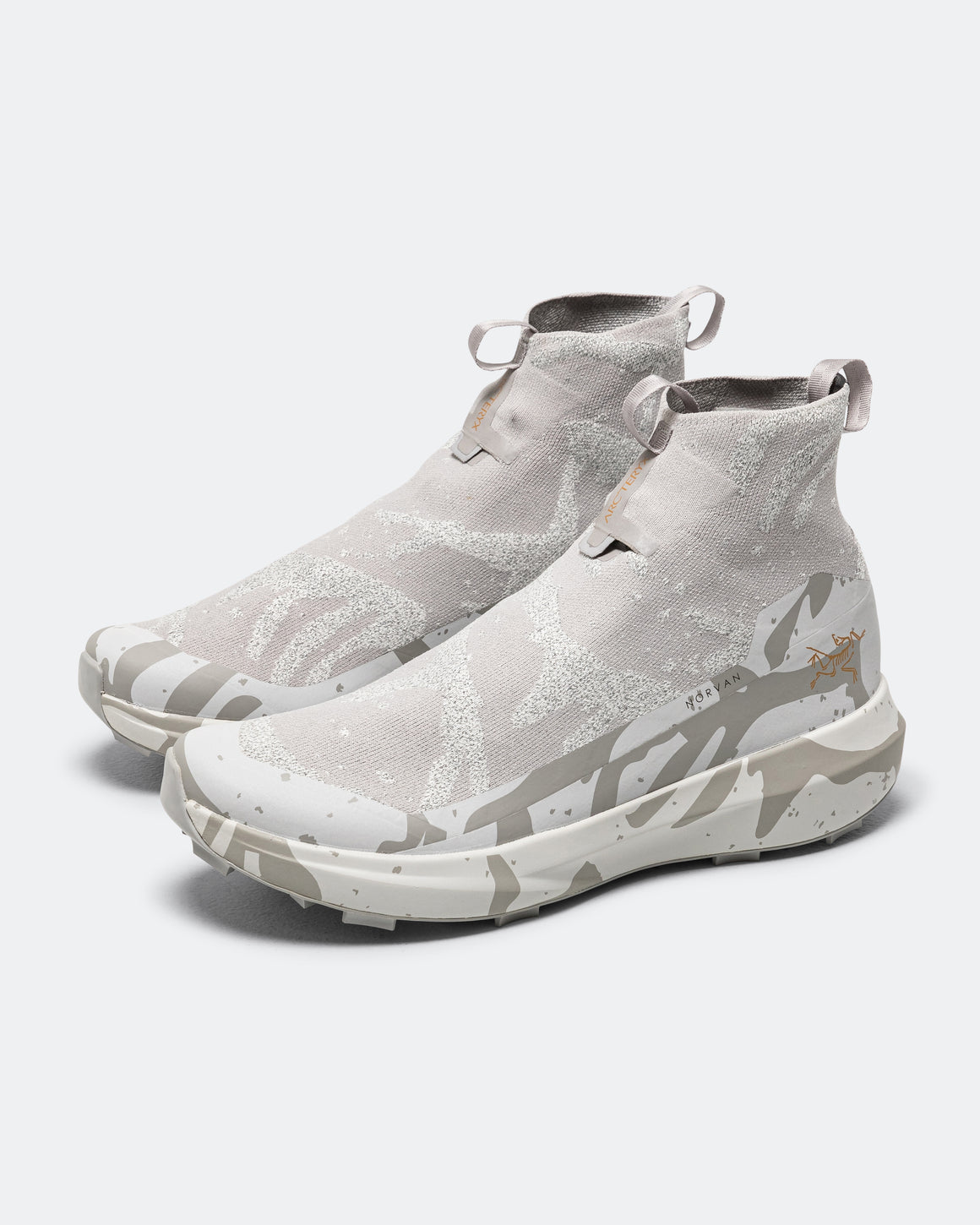 Arc'Teryx - Mens Norvan 4 Nivalis Grotto - Dk Solitude/Dk Solitude - Up There Athletics