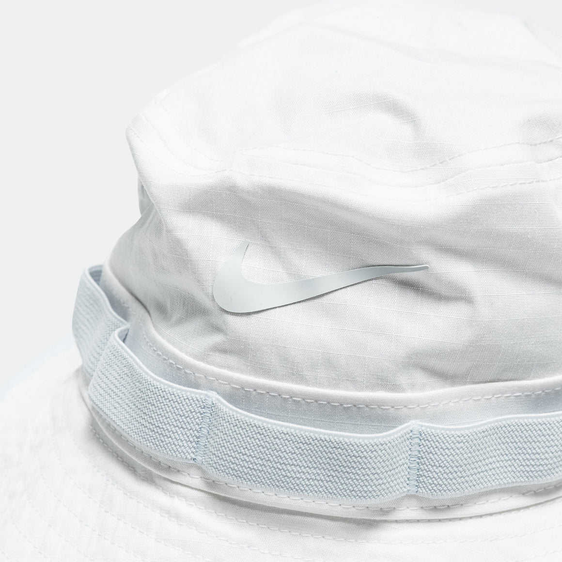 Nike - Apex Dri-Fit Bucket Hat - White/Pure Platinum - Up There Athletics