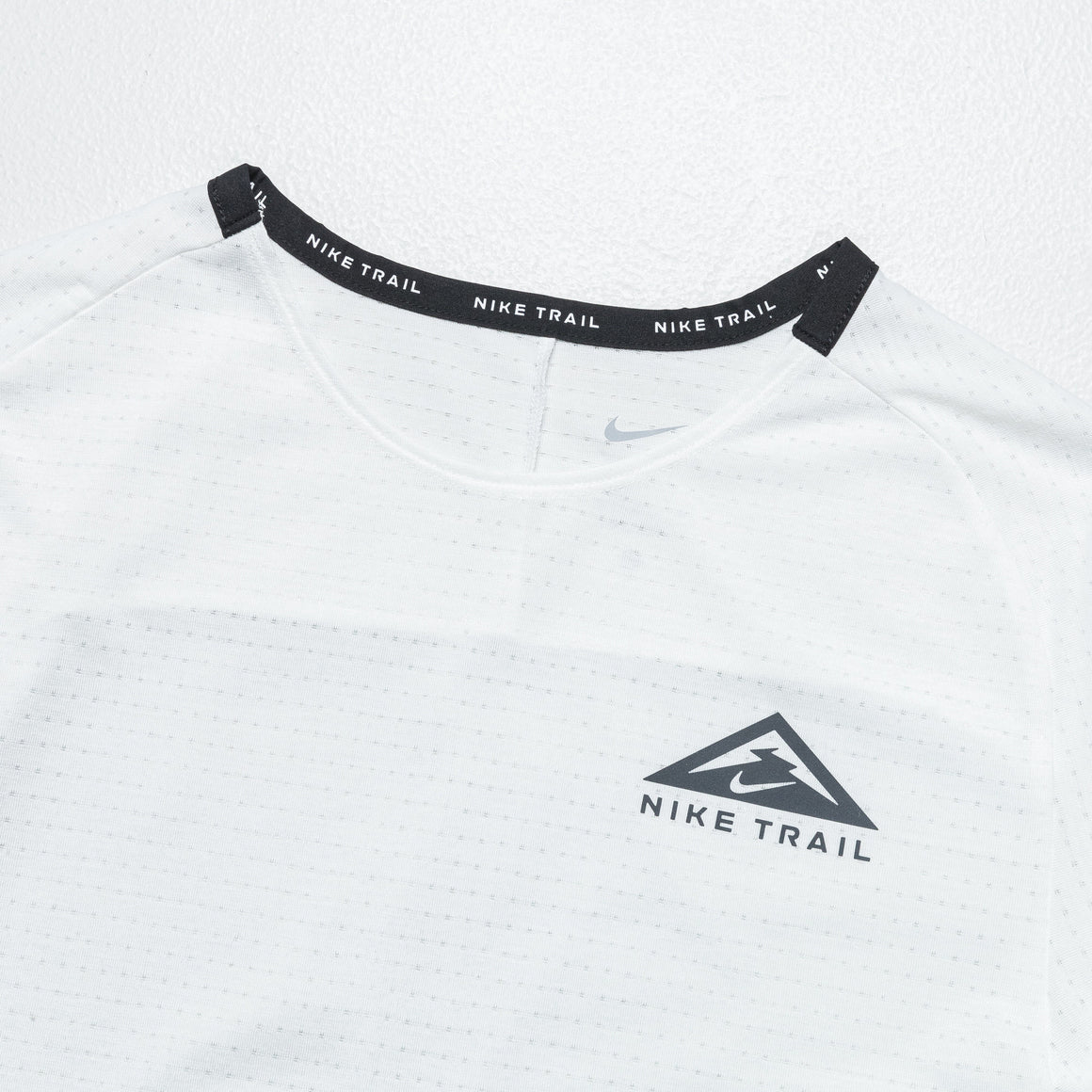 Nike - Mens Dri-FIT 'Solar Chase' SS Top - Summit White/Black - Up There Athletics
