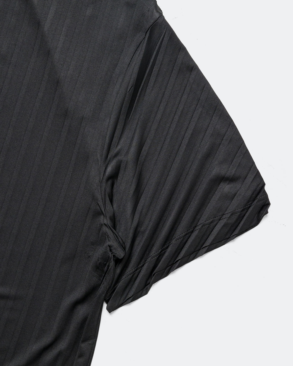 Satisfy - Womens AuraLite Pleated T-Shirt - Black - Up There Athletics